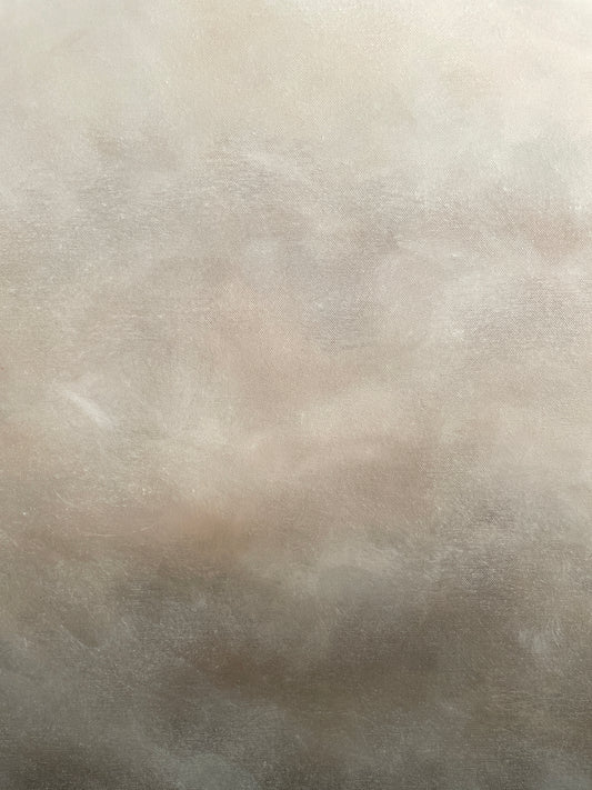 Närbild av abstrakt konstverk Noelle – handmålad teknik i grå och beige av Elin Palmgren