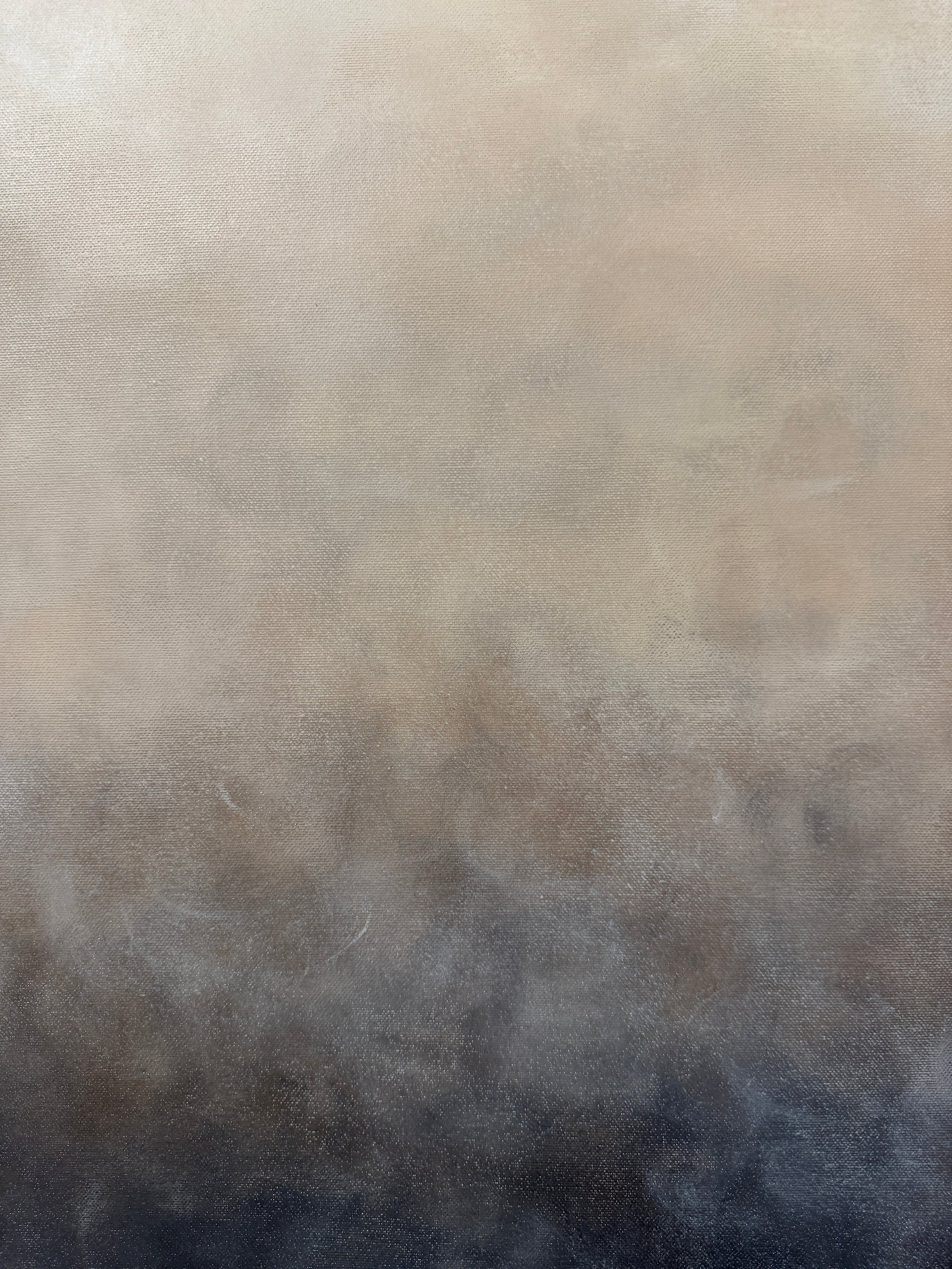 Närbild av abstrakt tavla Dagg – handmålad teknik i grå, beige och svart av Elin Palmgren