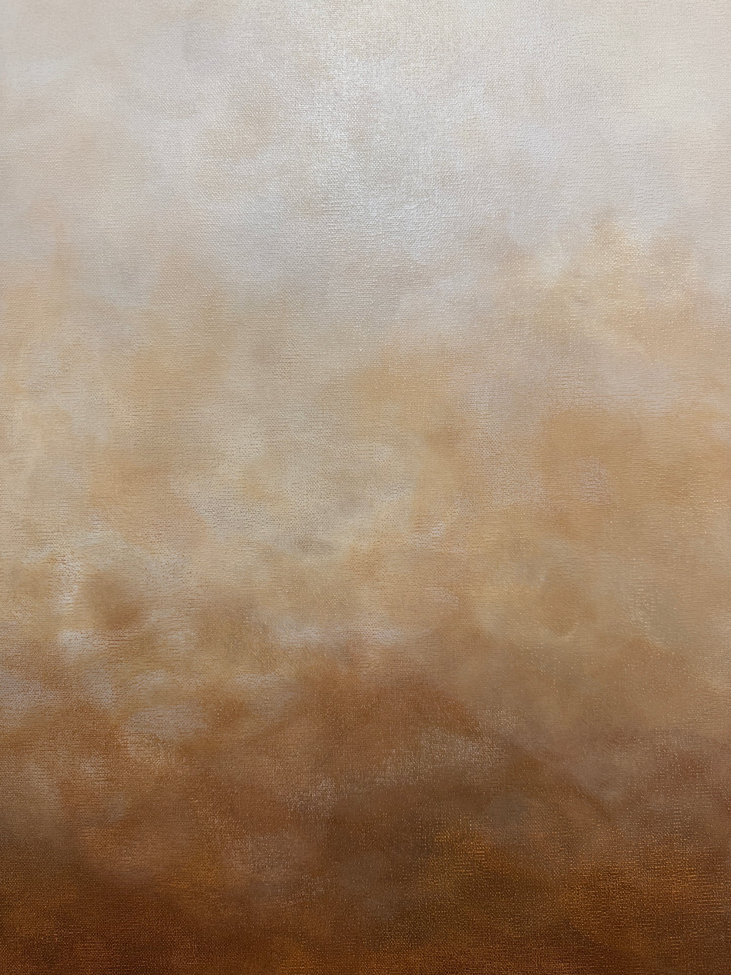 Närbild av Där Älvorna Dansar - abstrakt tavla av Elin Palmgren med mjuka skiftningar mellan kopparbrun, beige och vit
