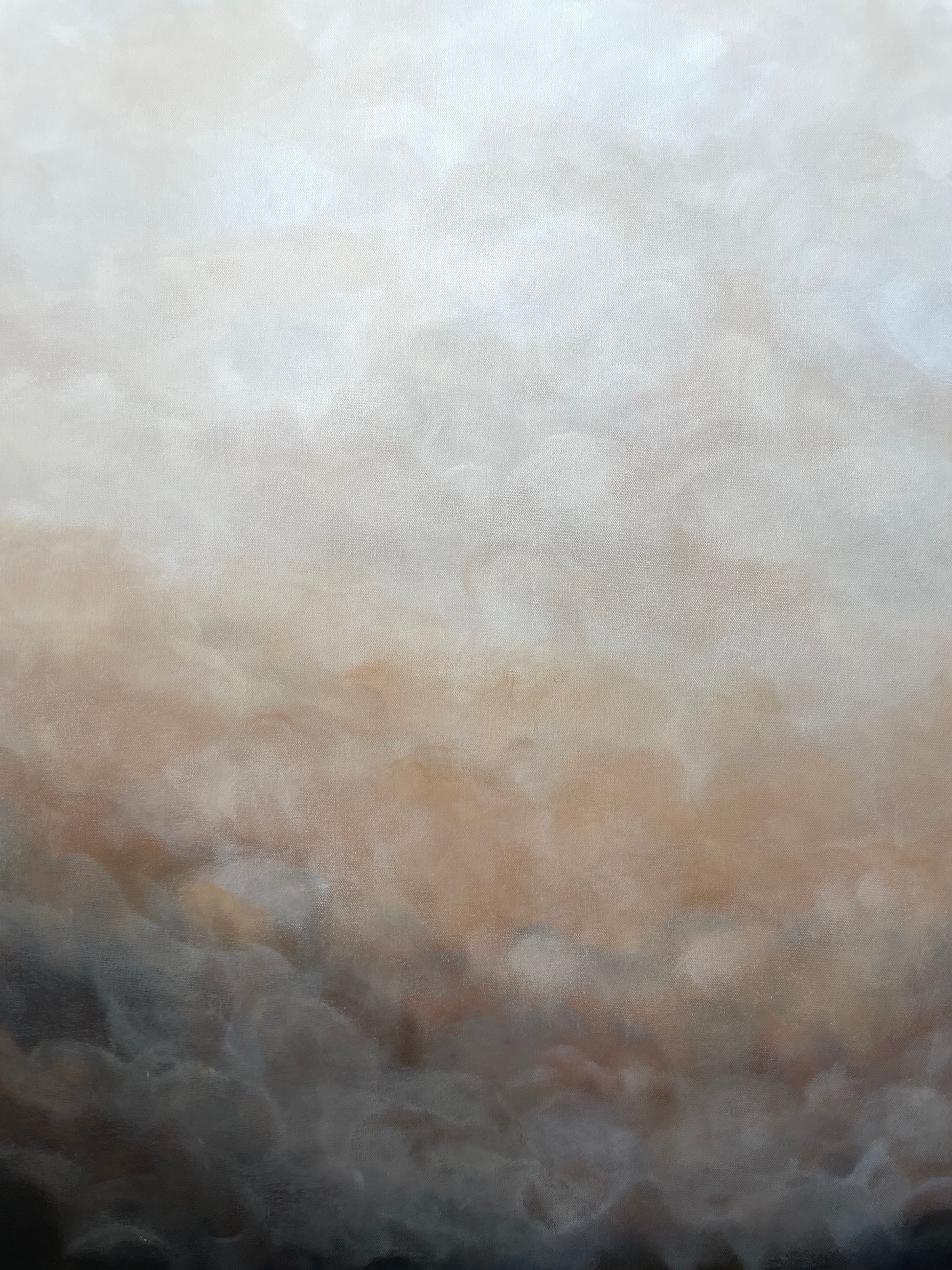 Närbild av penseldragen i ett abstrakt konstverk Gryning av Elin Palmgren i beige och grått med skiftningar i vitt och brunt
