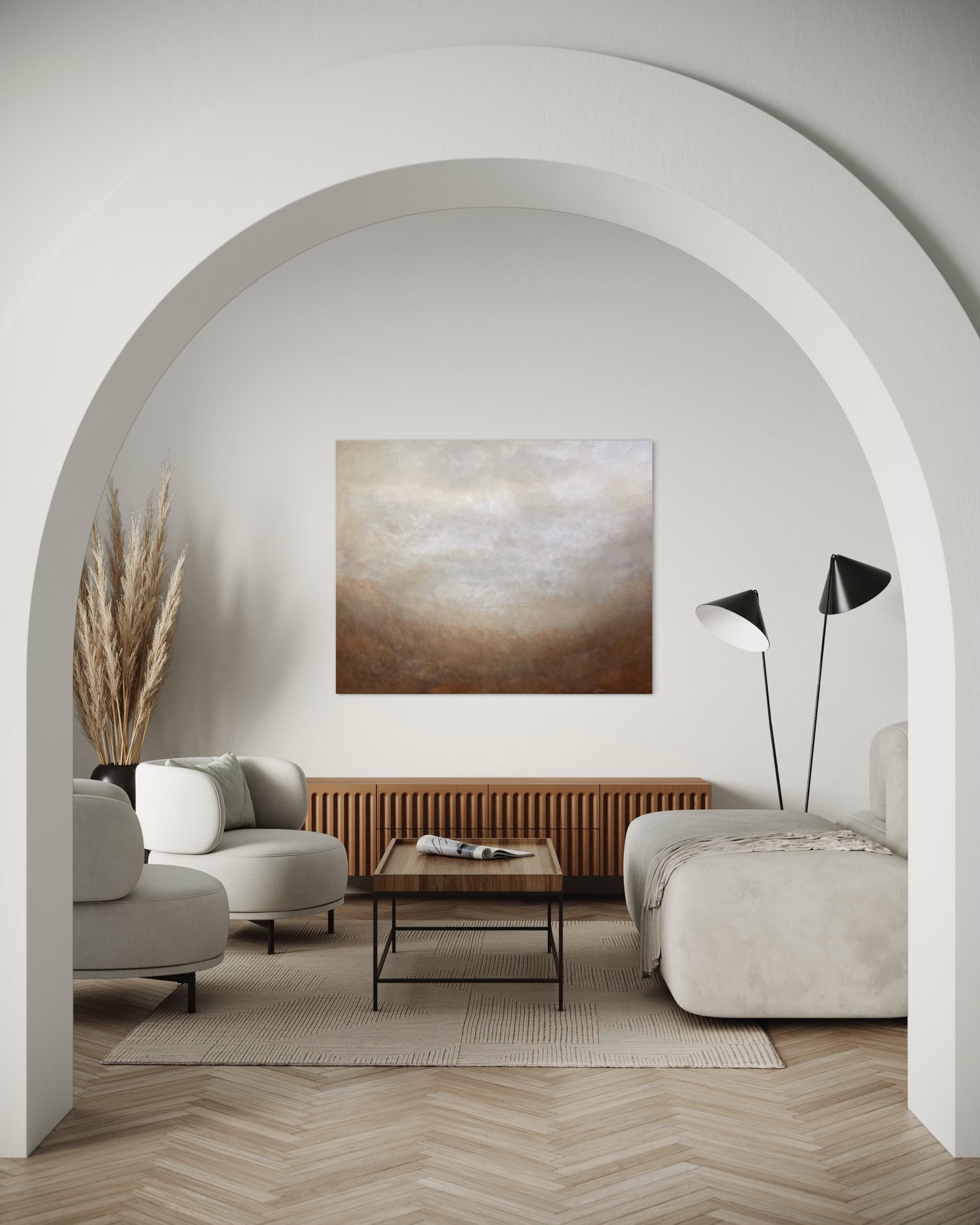 Terrahaze av Elin Palmgren – abstrakt tavla i brun, vit och beige i minimalistiskt japandi-inrett vardagsrum