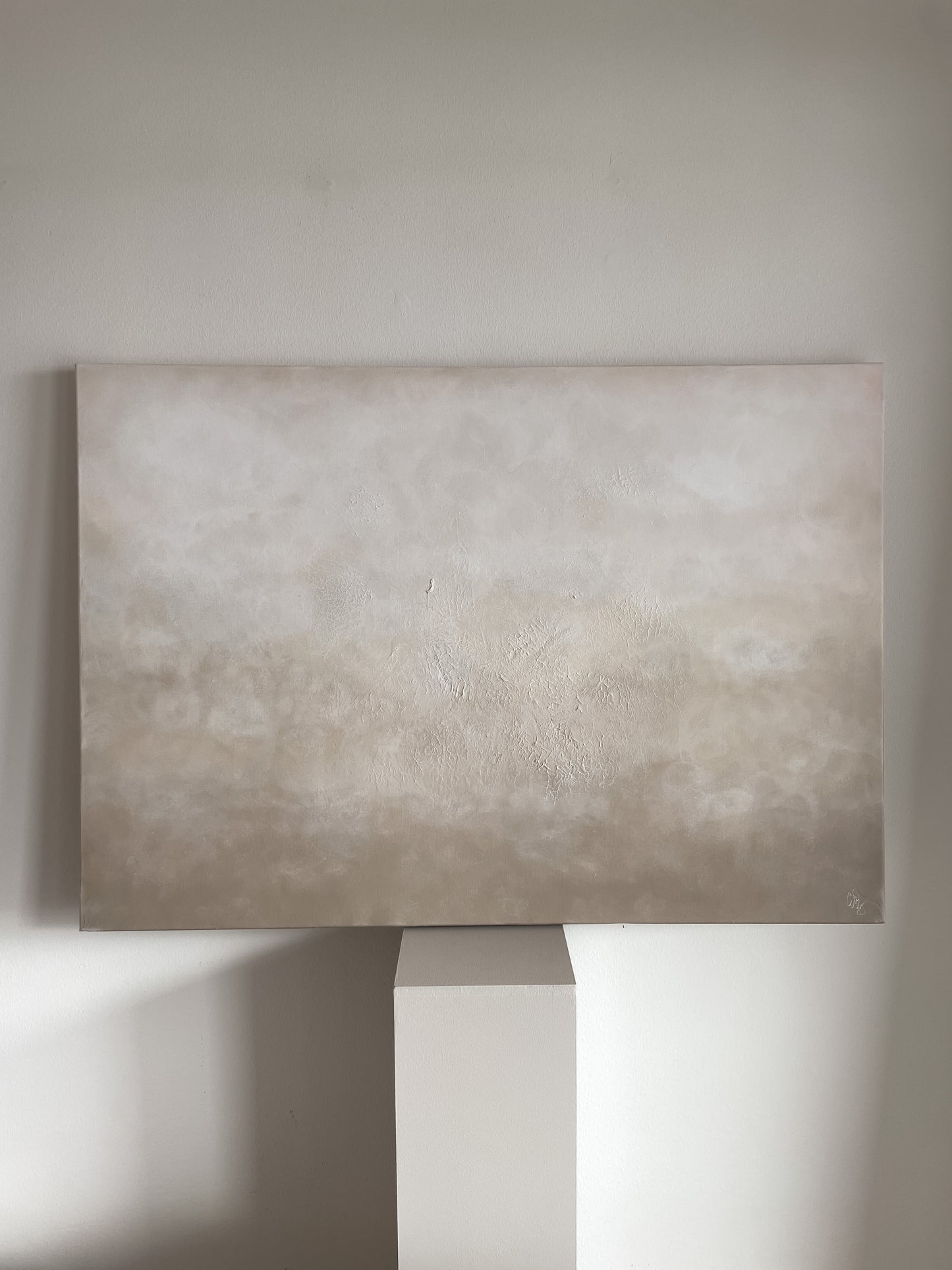 Abstrakt tavla Textured Beige av Elin Palmgren, 70x100 cm, akryl på duk