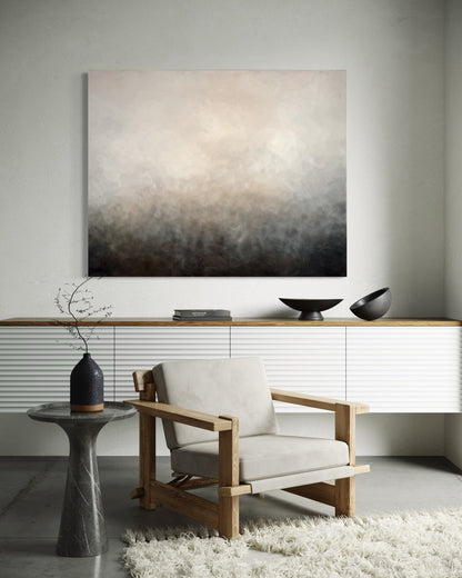 Vintermorgon av Elin Palmgren – abstrakt tavla i svart, grå och beige i minimalistiskt vardagsrum